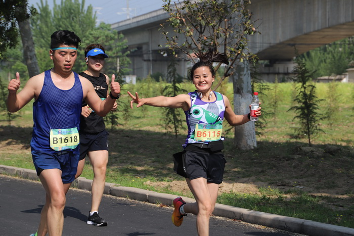 穿越林海 一路花香  巴迪瑞2024民权申甘林带生态马拉松赛激情开跑