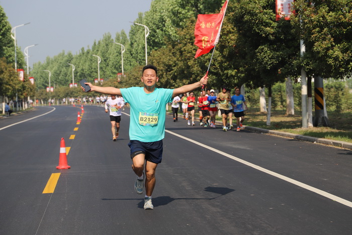 穿越林海 一路花香  巴迪瑞2024民权申甘林带生态马拉松赛激情开跑