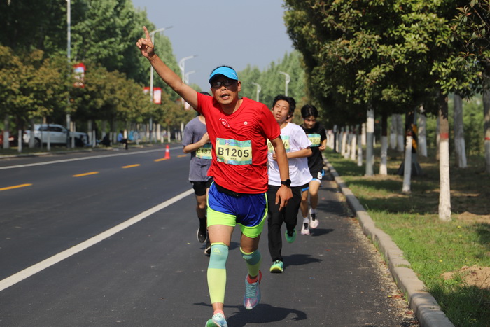 穿越林海 一路花香  巴迪瑞2024民权申甘林带生态马拉松赛激情开跑