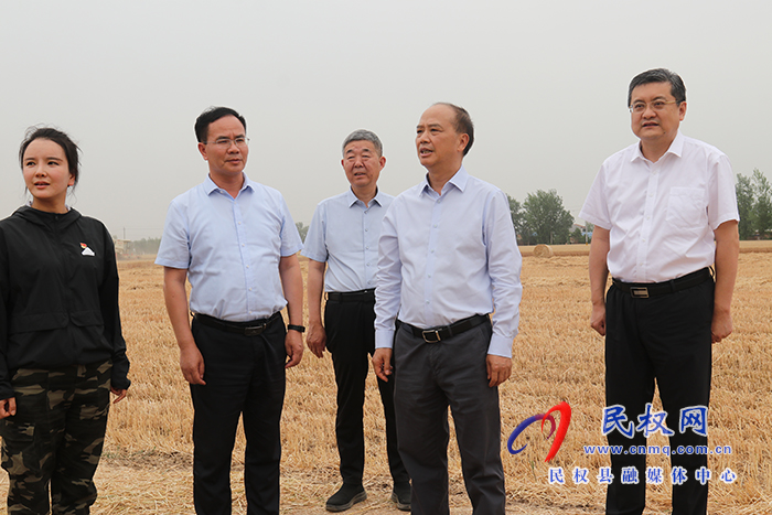 副省长李酌到民调研“三夏”生产、巩固拓展脱贫攻坚成果同乡村振兴有效衔接工作