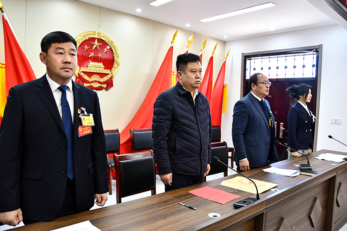 人和镇召开第六届人民代表大会第六次会议