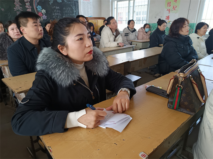 家校共育  静待花开 ——民权县第三小学举行2025年春季新学期家长会