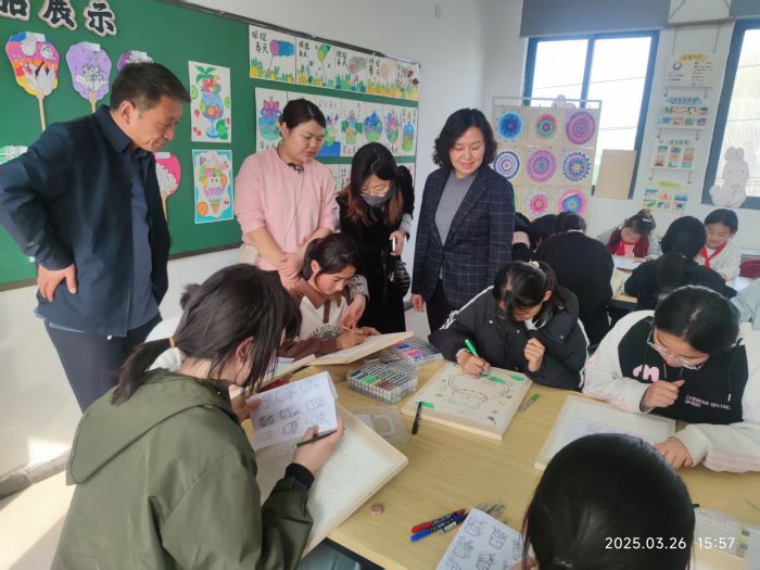 校际交流促发展  分享互鉴共提升 ——县教体局到到双塔镇中心小学开展校际交流活动