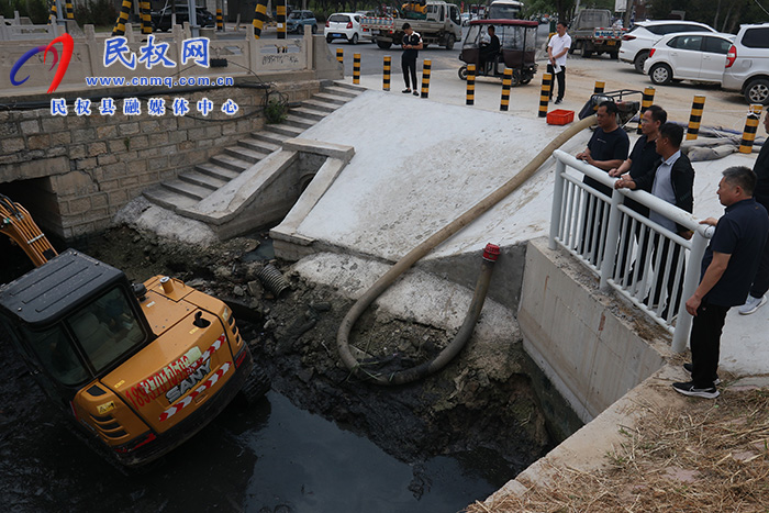 县委副书记、县长王景义调研城区内河道治理工作