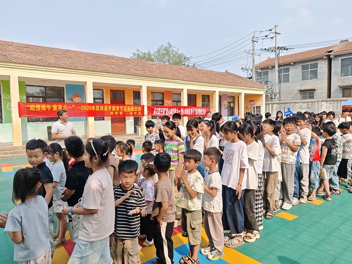 团县委开展“粽情端午，童享六一”双节送温暖活动