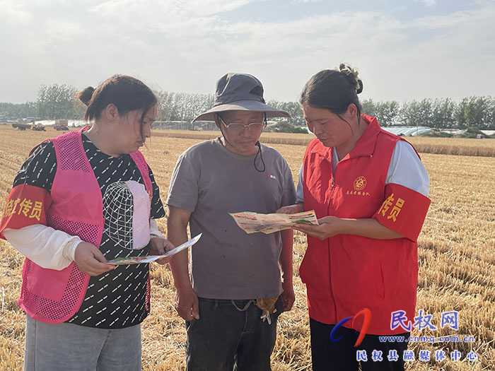 褚庙乡巾帼志愿者“三夏”一线绽芳华