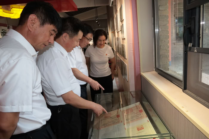 县疾控中心组织开展“学规定、思践悟、强作风、勇担当”主题党日活动