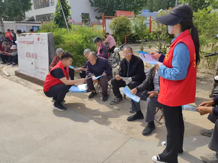 人和镇开展“扫黄打非”宣传活动