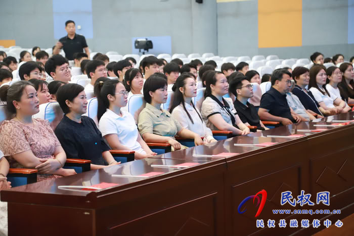 党的创新理论宣讲暨“出彩河南人”楷模发布厅走进民权