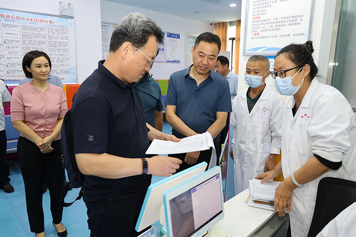 省疾病预防控制局莅民调研指导卫生健康监督执法等工作