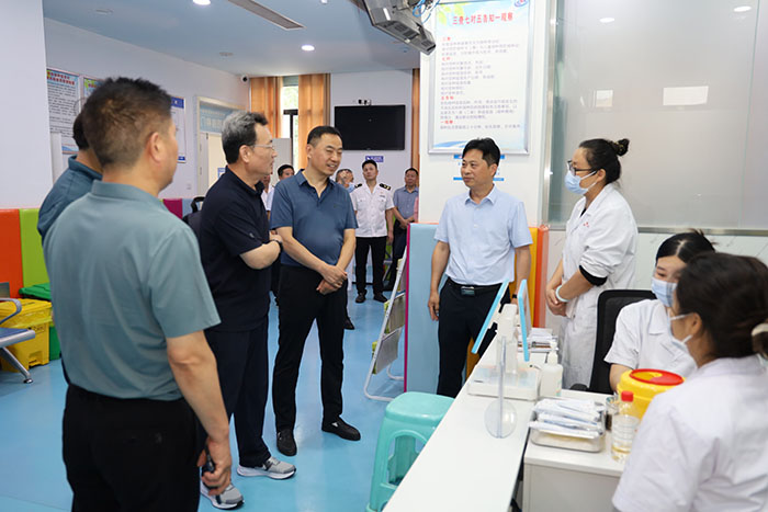 省疾病预防控制局莅民调研指导卫生健康监督执法等工作