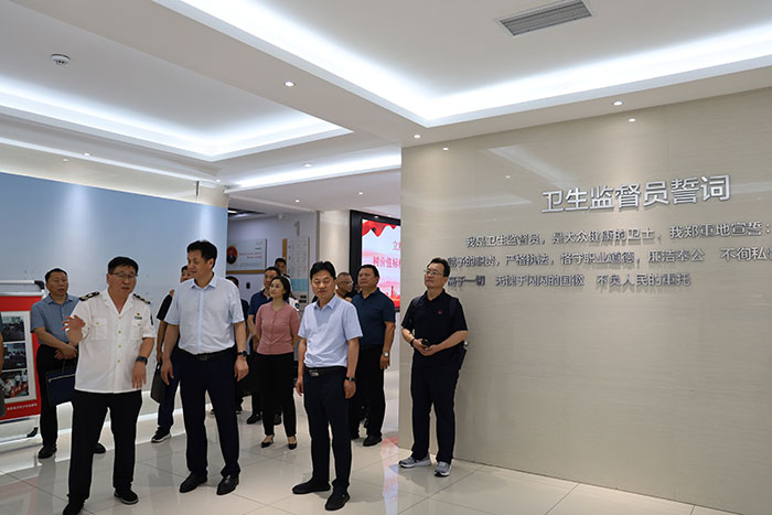 省疾病预防控制局莅民调研指导卫生健康监督执法等工作