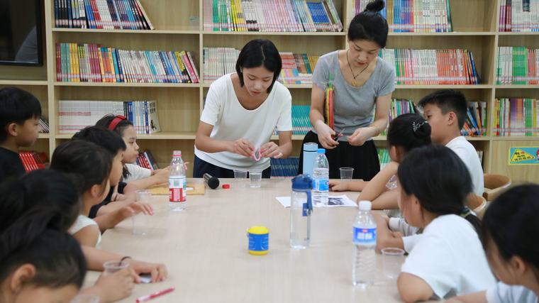 民权县图书馆举办“小实验大发现——科学探秘工坊”科普体验课