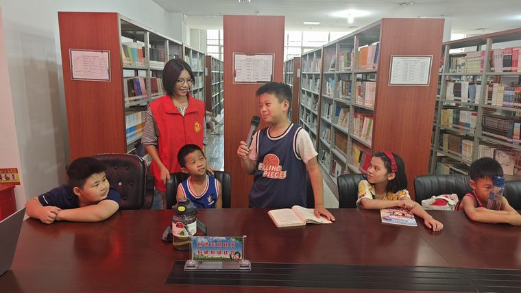 民权县图书馆举办“读一本绘本 种一颗童心”主题阅读活动
