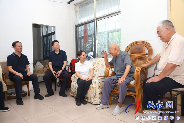 县委书记王静娴开展“八一”走访慰问活动