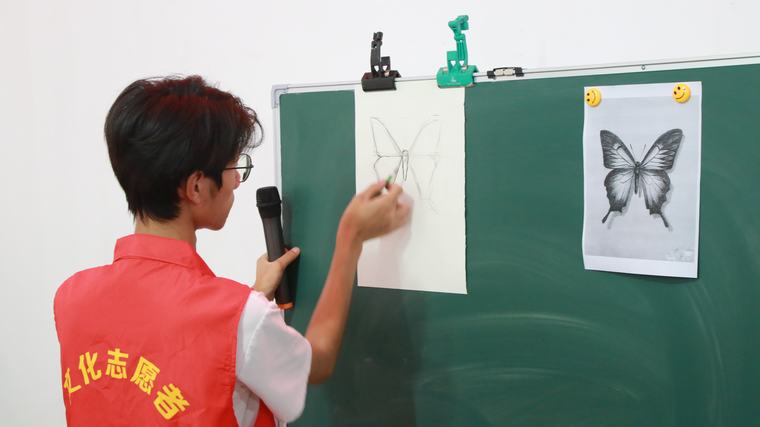 民权县图书馆举办2025年第六期“画从书中来——阅绘悦美”公益绘画培训（总第26期）