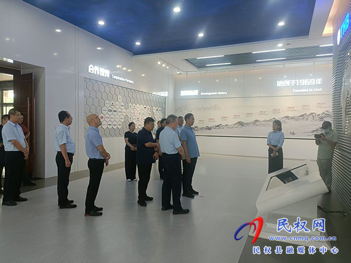 县委副书记、县长王景义赴天海汽车电子集团参观考察