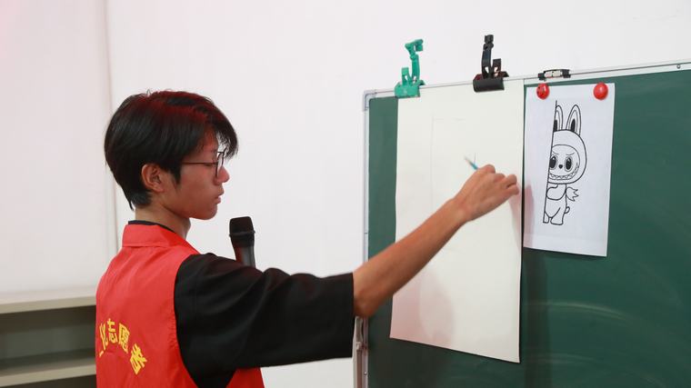 民权县图书馆举办“书香润童心·妙笔绘梦想”少儿绘画活动