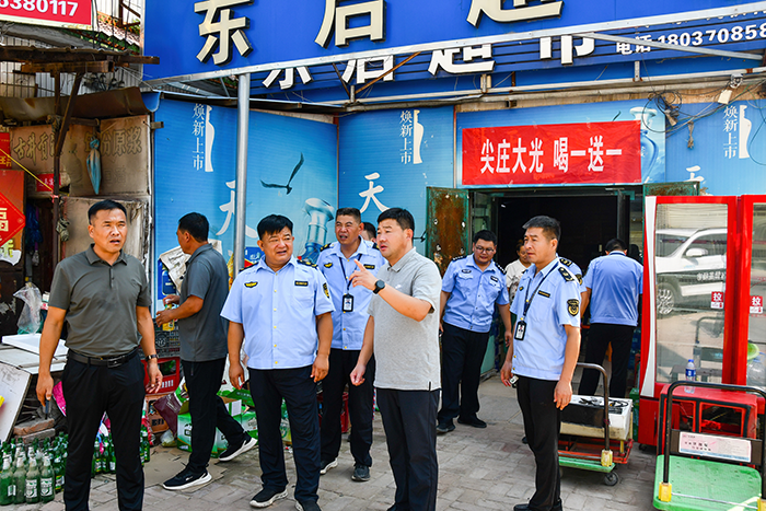 县应急管理局长王封钦到人和镇督导烟花炮竹“打非”专项整治工作