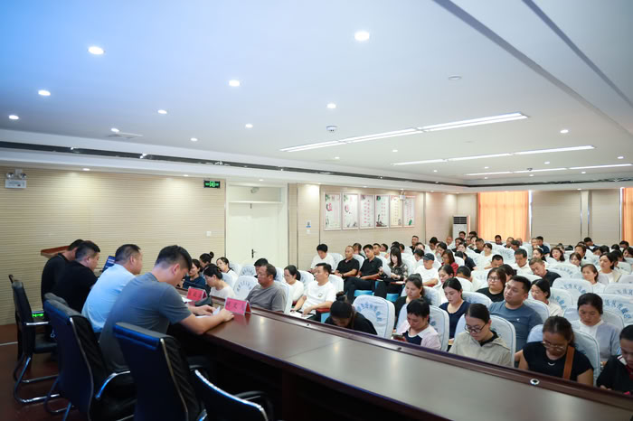 民权县2025年学校传染病防控暨秋季入学入托接种证查验工作会议