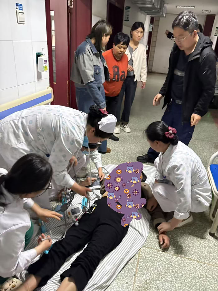 杨荣栓： 二十六载护患情 书写“两信”与担当