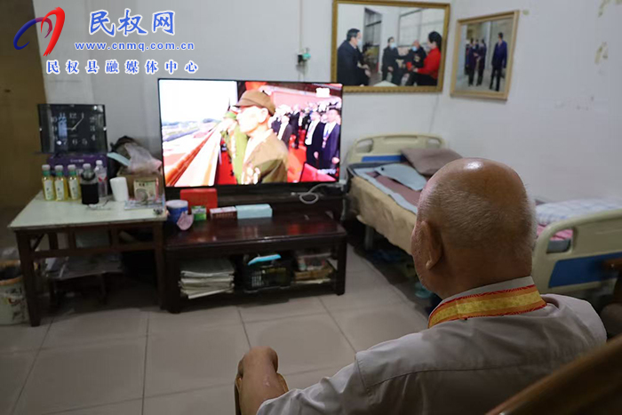 我县组织收听收看纪念中国人民抗日战争暨世界反法西斯战争胜利80周年大会直播盛况