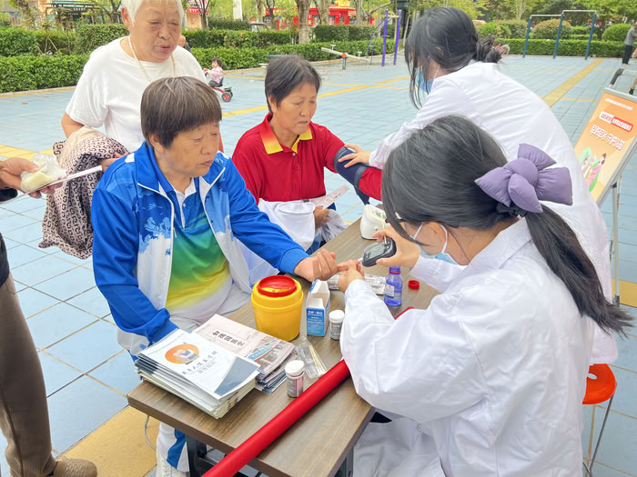 民权县城关镇卫生院开展2025年 世界阿尔茨海默病月宣传活动 民权县城关镇卫生院开展2025年 世界阿尔茨海默病月宣传活动