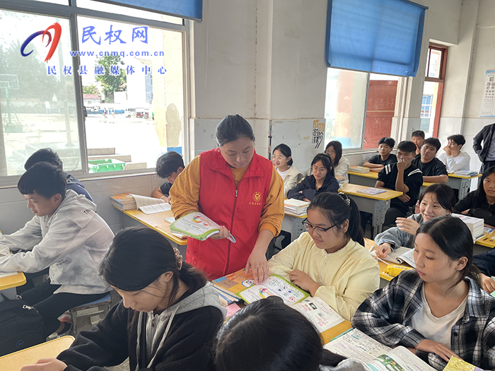 民权县褚庙乡妇联开展“送法进校园”活动