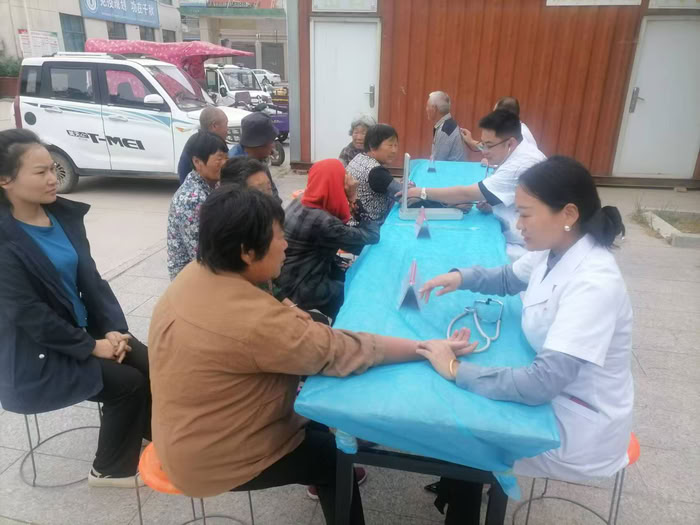 人和镇卫生院开展服务群众大型义诊专项活动 人和镇卫生院开展服务群众大型义诊专项活动