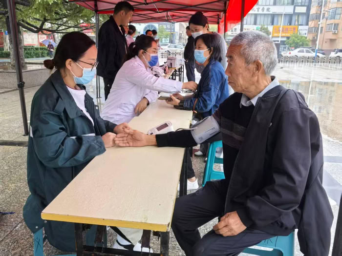 民权县中医院 开展2025年“服务百姓健康行动”大型义诊活动 民权县中医院 开展2025年“服务百姓健康行动”大型义诊活动