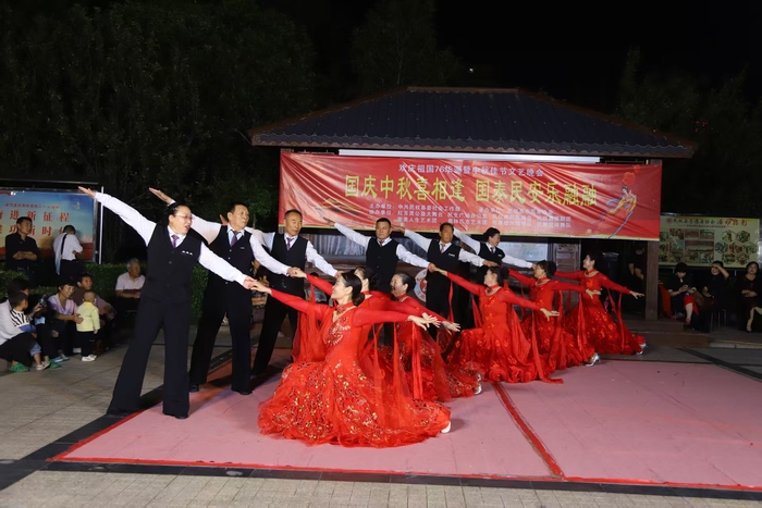 民权：载歌载舞共庆双节