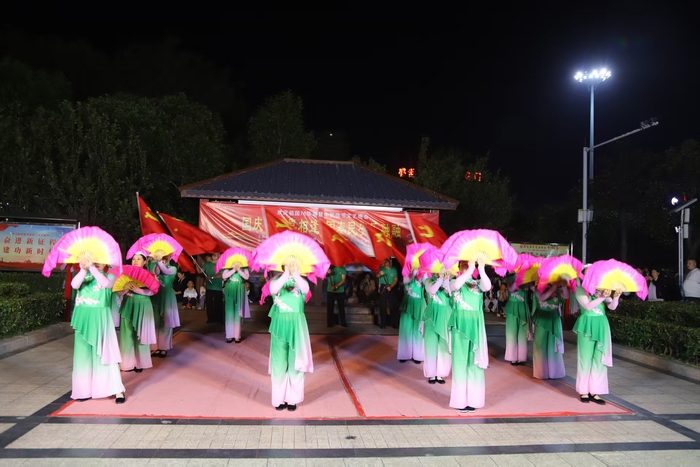 民权：载歌载舞共庆双节