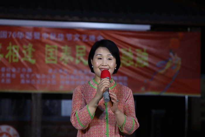 民权：载歌载舞共庆双节