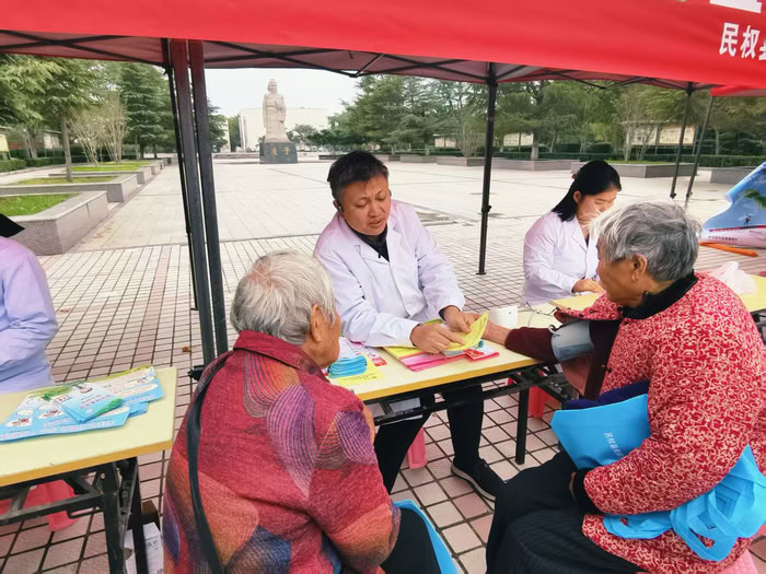 民权县中医院开展高血压宣传活动 民权县中医院开展高血压宣传活动