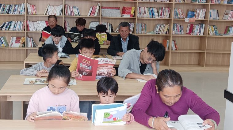 民权县图书馆胡集乡分馆举办“书香润泽乡村”全民阅读推广活动