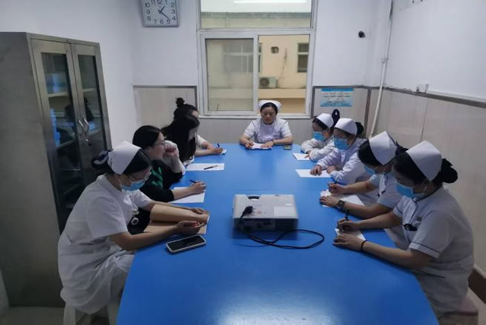 以专业“秀”实力,用坚守“红”出圈 ——记民权县中医院神经外科护士长王秀红 以专业“秀”实力,用坚守“红”出圈 ——记民权县中医院神经外科护士长王秀红