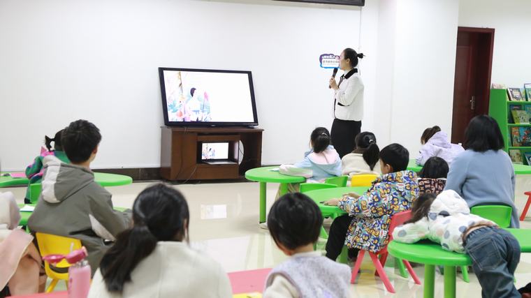 民权县图书馆举办2025年第十一期“童心向党·书香伴成长”阅读分享会活动（总第62期）