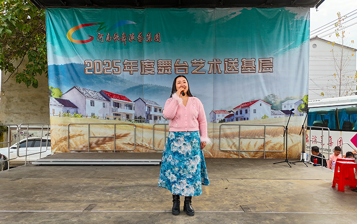 省舞台艺术送基层走进民权县人和镇黄集村 省舞台艺术送基层走进民权县人和镇黄集村