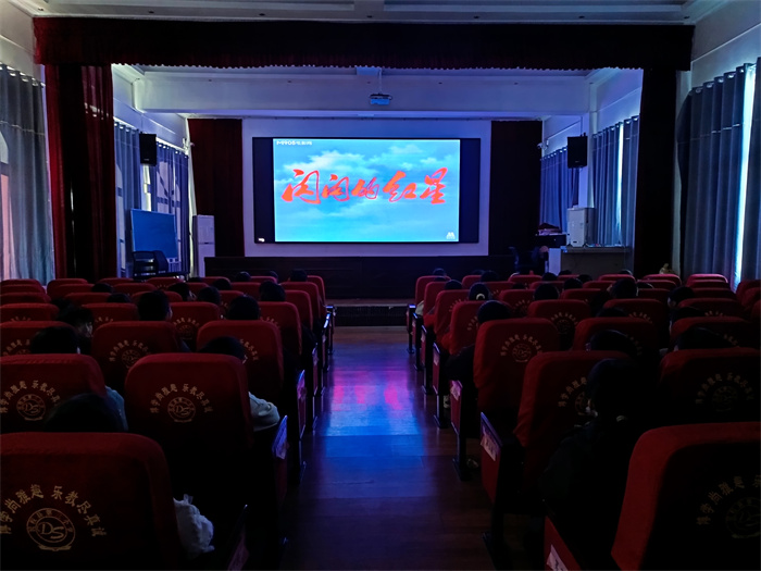 观看爱国影片 传承红色基因——民权县第三小学开展“红领巾的光影记忆”爱国主义教育主题观影活动 观看爱国影片 传承红色基因——民权县第三小学开展“红领巾的光影记忆”爱国主义教育主题观影活动