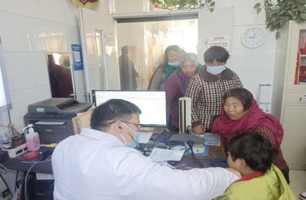 身残志坚守初心 医者仁心暖乡邻 ——记野岗镇卫生院副主任医师杨刚 身残志坚守初心 医者仁心暖乡邻 ——记野岗镇卫生院副主任医师杨刚