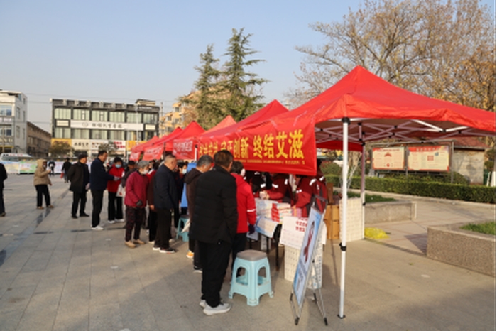 社会共治筑防线 多维联动抗艾滋 ——民权县开展第38个“世界艾滋病日”主题宣传活动 社会共治筑防线 多维联动抗艾滋 ——民权县开展第38个“世界艾滋病日”主题宣传活动