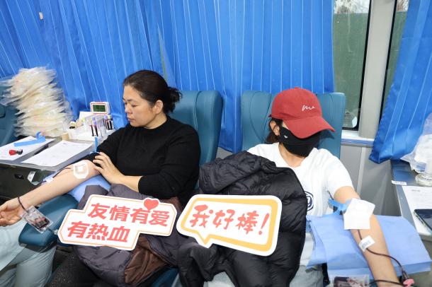 热血暖冬  为爱挽袖 民权县疾控中心干部职工无偿献血传递温情
