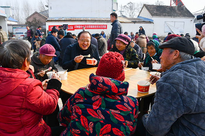 民权县人和镇：铰子飘香迎冬至，共筑和谐邻里情