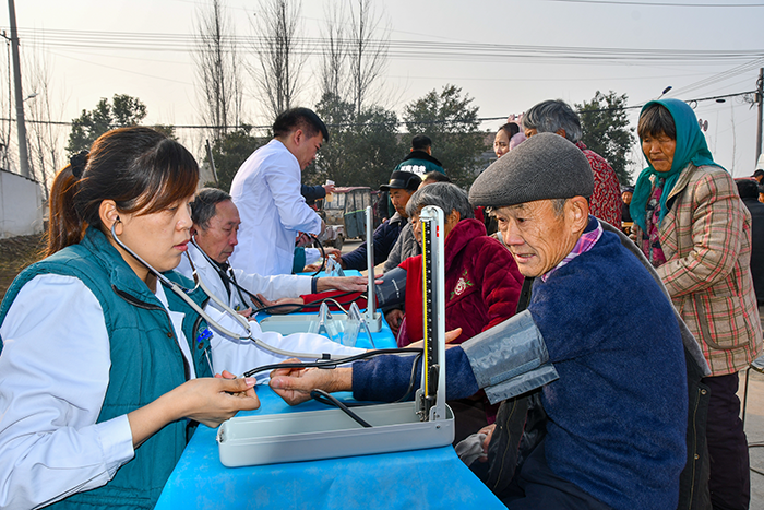 民权县人和镇：铰子飘香迎冬至，共筑和谐邻里情