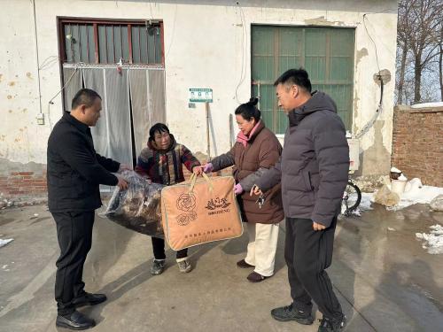 县残联入户走访慰问困难残疾人家庭