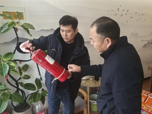 县残联开展盲人按摩店慰问与消防安全检查活动‌