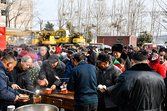 义诊惠民暖人心  爱心餐食叙温情