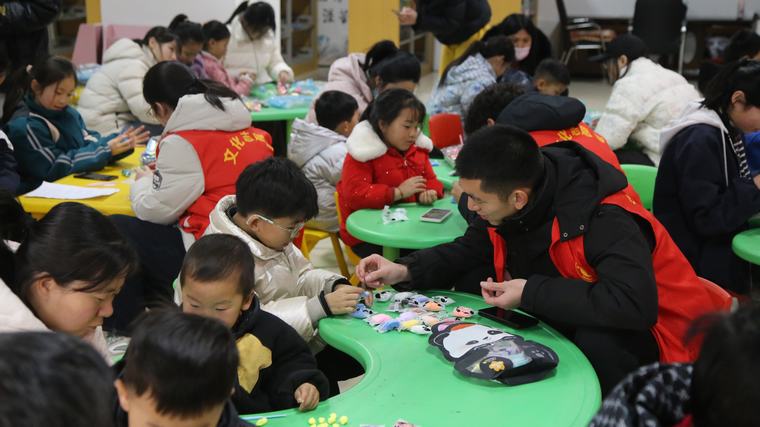 民权县图书馆举办“把爱带回家 同心护成长”2026年寒假儿童关爱服务活动