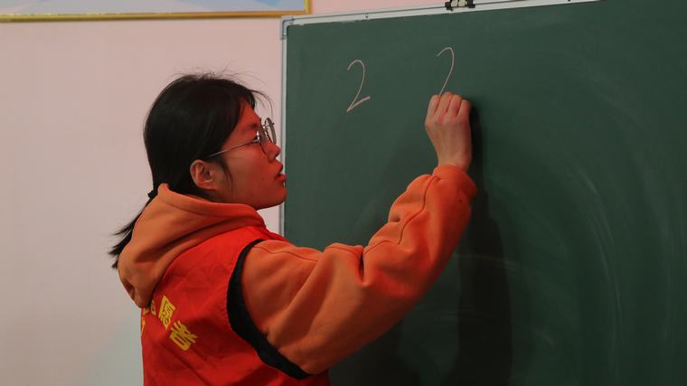 民权县图书馆举办2026年第一期“画从书中来——阅绘悦美”公益绘画培训（总第27期）