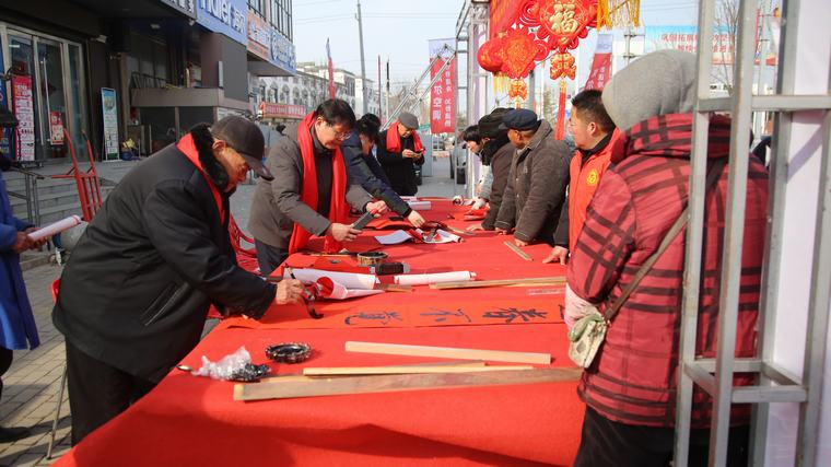 书香伴年味 春联送福至——民权县开展新春阅读+义写春联进乡村赋能振兴